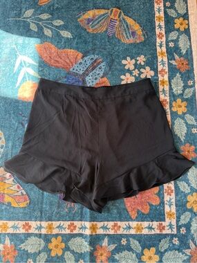 Women’s Black Ruffle Hem Flowy Shorts Size XL